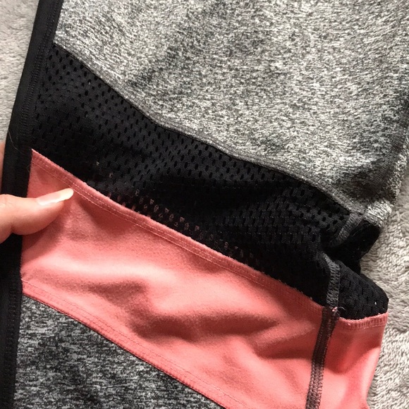 C&C California Fishnet Panel Leggings - Picture 3 of 5